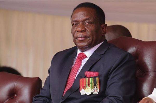 Le président zimbabwéen déclare que l’Occident sanctionne un « cancer » menaçant l’économie