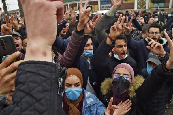 En Algérie, le retour des étudiants dans la rue malgré l’interdiction des manifestations